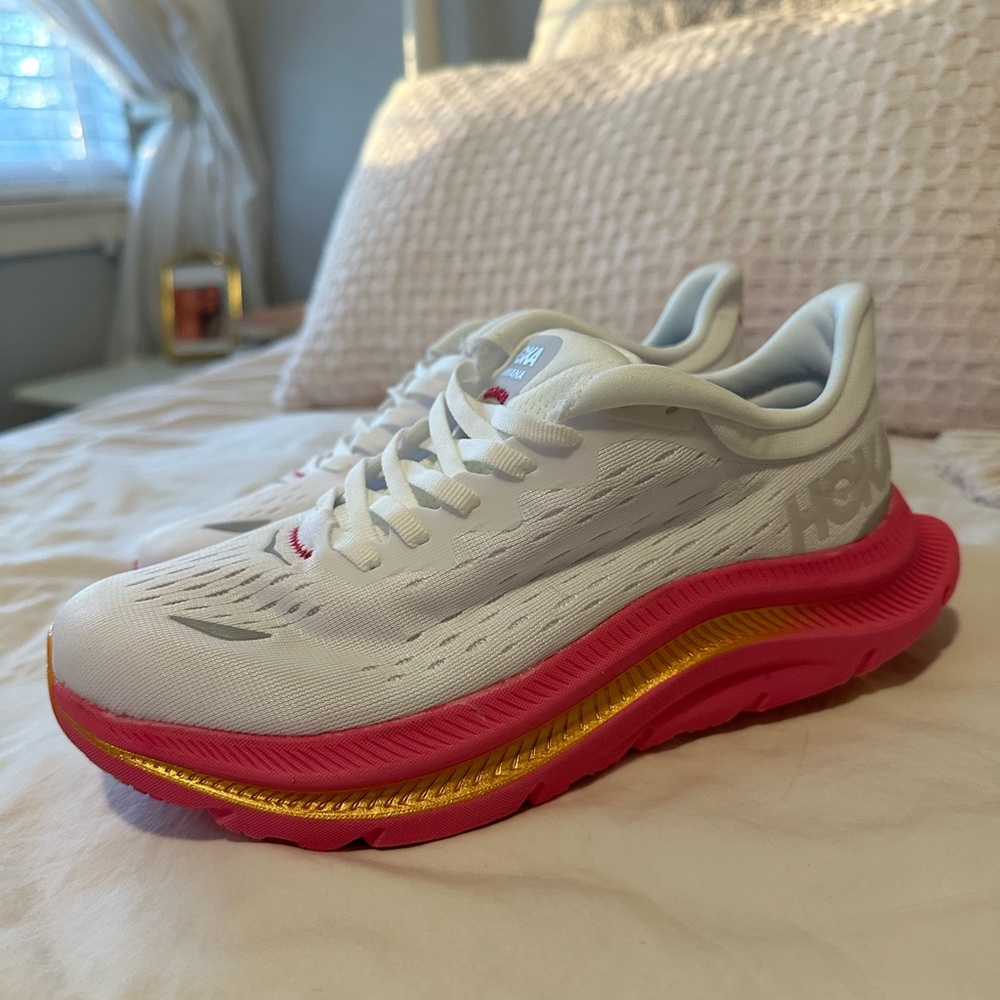BRAND NEW HOKA KAWANAS in white/nimbus cloud!!! send offers!